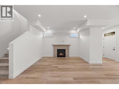 Natural gas fireplace at 773 Kinnear Avenue Unit# 2, Kelowna South