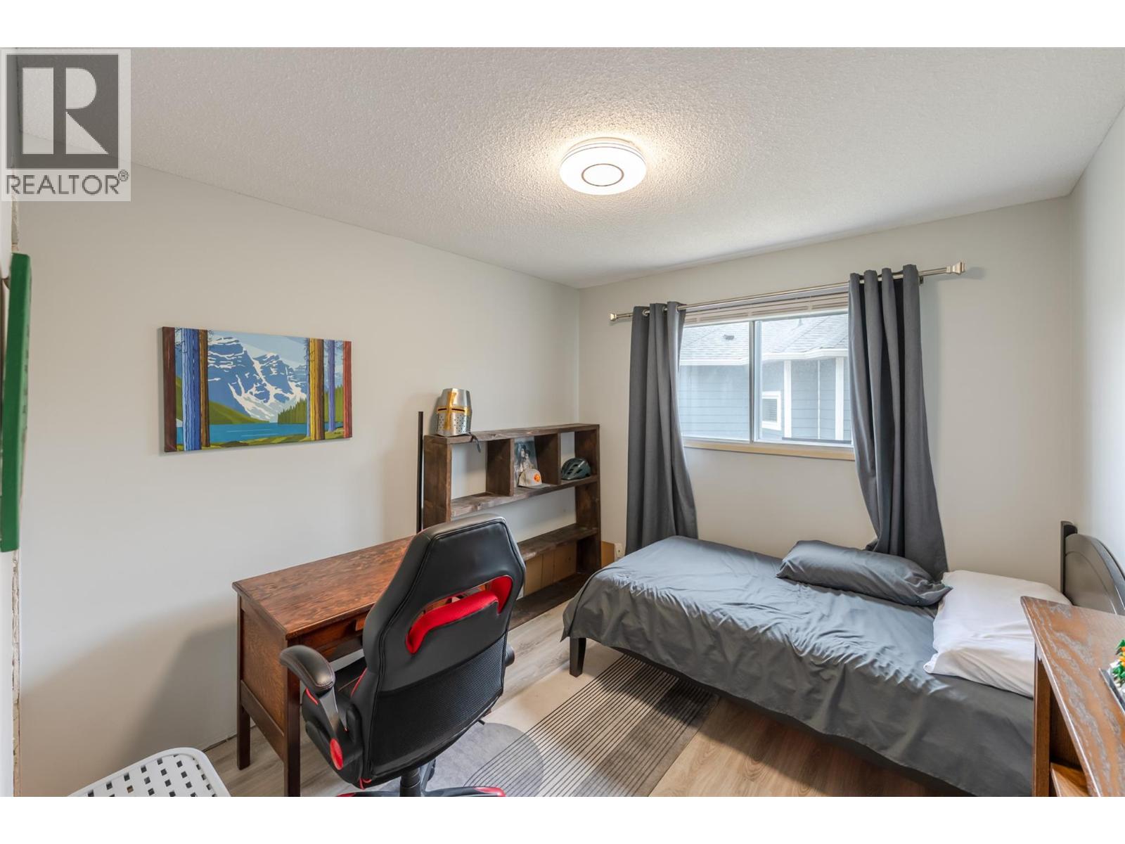 Photo 16 of 7503 HOWIS Crescent, Main Town, Summerland