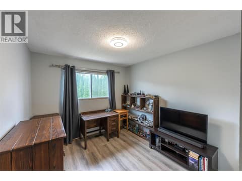 Photo 18 of 7503 HOWIS Crescent, Main Town, Summerland