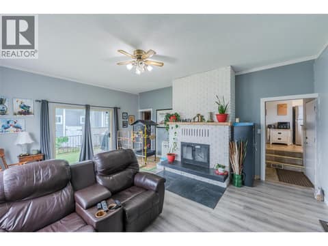 Photo 4 of 7503 HOWIS Crescent, Main Town, Summerland