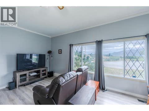 Photo 5 of 7503 HOWIS Crescent, Main Town, Summerland