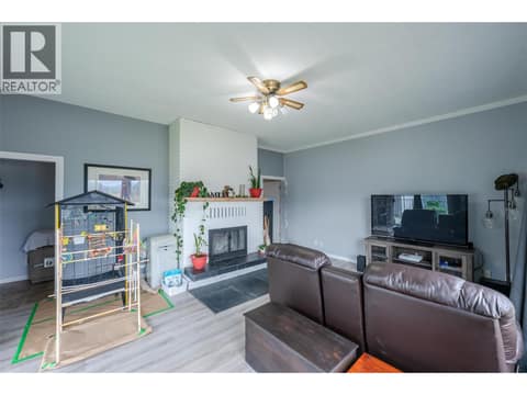 Photo 6 of 7503 HOWIS Crescent, Main Town, Summerland