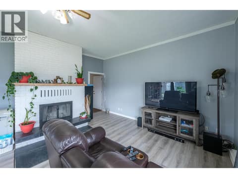 Photo 7 of 7503 HOWIS Crescent, Main Town, Summerland