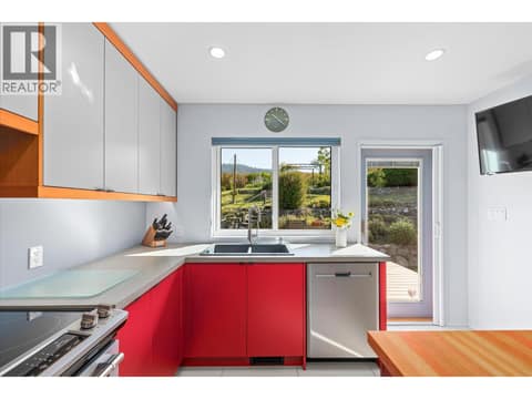 Photo 15 of 158 Grandview Street, Uplands/Redlands, Penticton