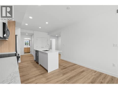 Photo 11 of 270 Riverside Drive Unit# 412, Main North, Penticton