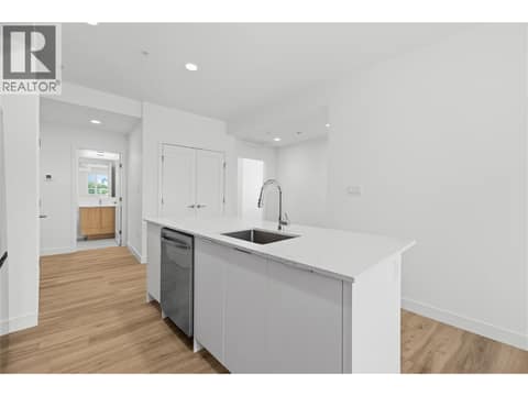 Photo 12 of 270 Riverside Drive Unit# 412, Main North, Penticton