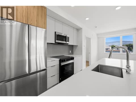 Photo 8 of 270 Riverside Drive Unit# 415, Main North, Penticton
