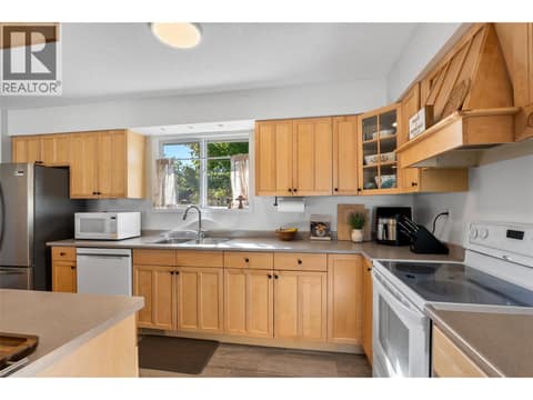 Photo 3 of 126 Bestwick Drive, Sahali, Kamloops