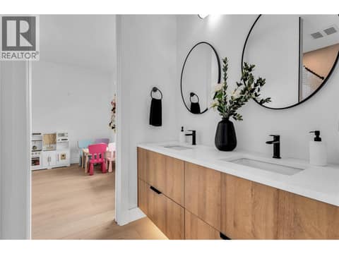 Jack and Jill bathroom. at 9783 Centrestone Drive, Lake Country North West