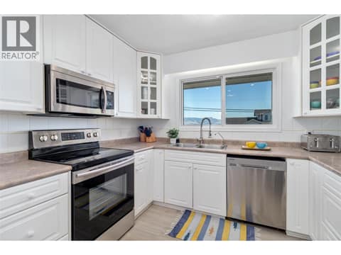 Photo 12 of 2618 Thacker Drive, Lakeview Heights, West Kelowna