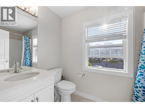 2nd full bathroom on the 3rd floor at 695 Concordia Street, University District, Kelowna