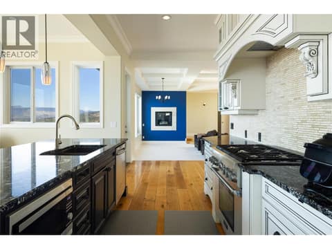 Photo 8 of 1010 Lamont Court, Upper Mission, Kelowna