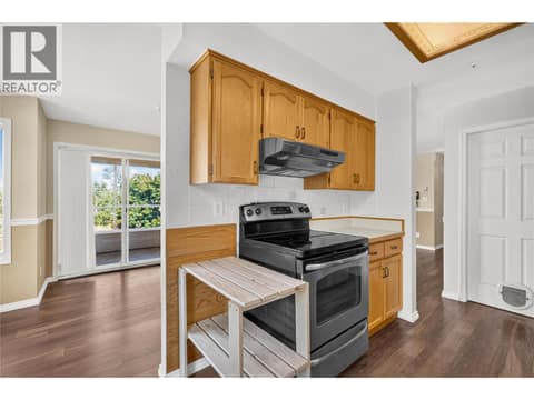 Photo 7 of 1750 ATKINSON Street Unit# 301, Main South, Penticton