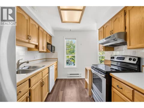 Photo 8 of 1750 ATKINSON Street Unit# 301, Main South, Penticton