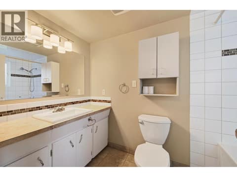 Photo 14 of 1020 Southill Street, Brocklehurst, Kamloops