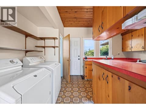 Photo 6 of 1020 Southill Street, Brocklehurst, Kamloops