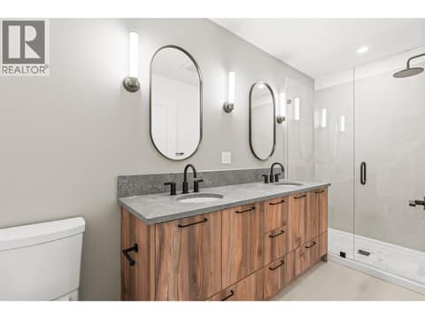 SIMILAR TO at 2467 Bradley Drive Unit# 101, Armstrong/ Spall.