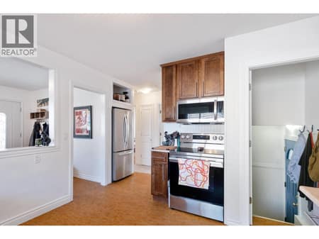 Photo 6 of 2202 42 Avenue, Harwood, Vernon