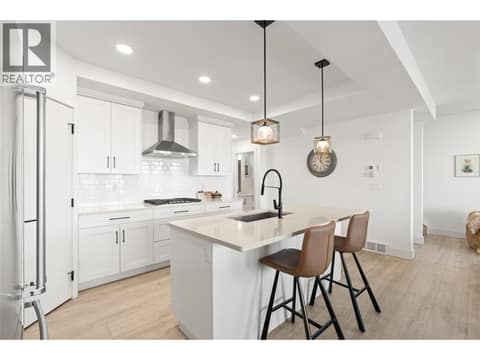 Photo 10 of 1000 Mt Robson Place Unit# 29, Middleton Mountain Vernon