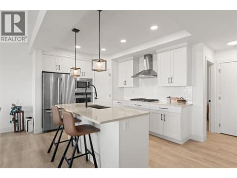Photo 8 of 1000 Mt Robson Place Unit# 29, Middleton Mountain Vernon
