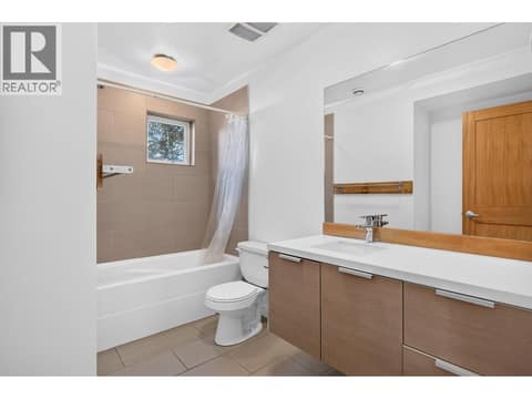 Bathroom 2 at 504 A 10th Street S, Golden