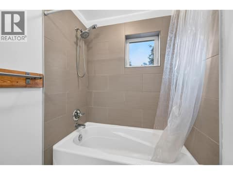 Bathroom 2 at 504 A 10th Street S, Golden