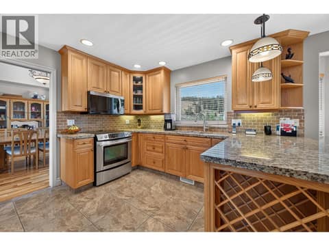 Photo 10 of 975 Regent Crescent, Aberdeen, Kamloops