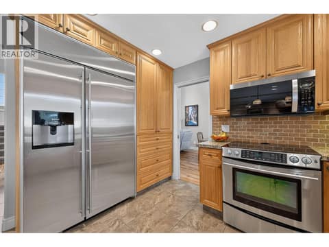 Photo 12 of 975 Regent Crescent, Aberdeen, Kamloops