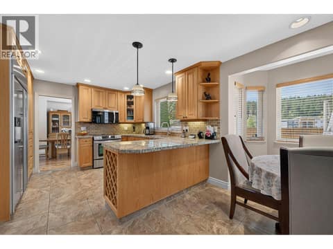 Photo 13 of 975 Regent Crescent, Aberdeen, Kamloops