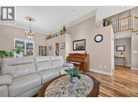 Photo 7 of 975 Regent Crescent, Aberdeen, Kamloops