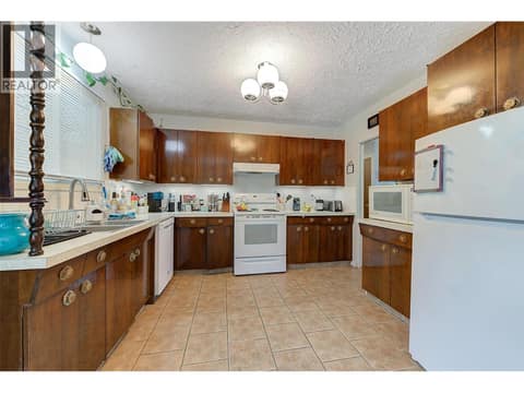 Photo 11 of 651 Richter Street, Kelowna North