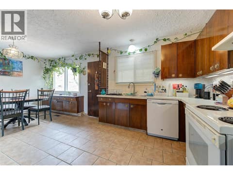 Photo 13 of 651 Richter Street, Kelowna North