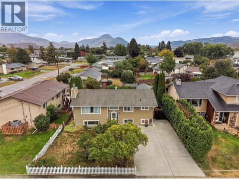 Lots of parking at 723 Moody Place, Brocklehurst, Kamloops
