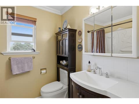 Upstairs bathroom at 723 Moody Place, Brocklehurst, Kamloops