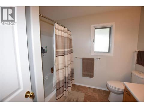 Full 4 piece at 415 4 Street, Swan Lake West, Vernon