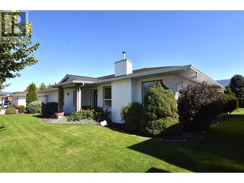 Well manicured yard at 415 4 Street, Swan Lake West, Vernon