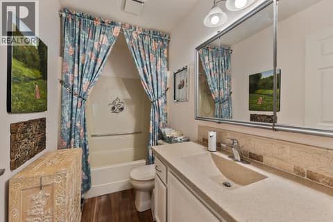 Ensuite bathroom. at 1534 LAWRENCE Avenue Unit# 304, Glenmore, Kelowna