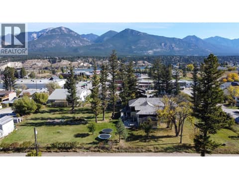 Photo 10 of 1018 5th Street, Invermere