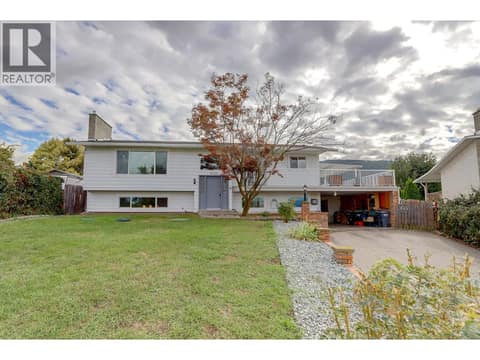 Photo 2 of 5723 Richards Crescent, North BX, Vernon
