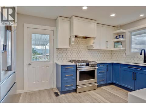 Photo 6 of 5723 Richards Crescent, North BX, Vernon