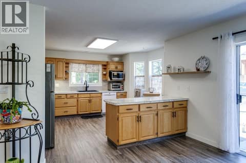 Photo 17 of 9702 Sargeant Street, Main Town, Summerland