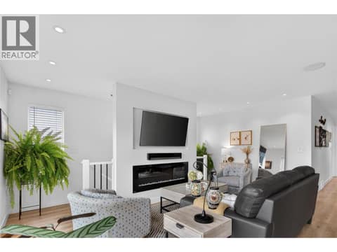 Photo 13 of 1070 MacCleave Avenue, Columbia/Duncan, Penticton