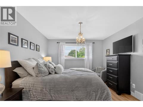 Photo 19 of 1070 MacCleave Avenue, Columbia/Duncan, Penticton