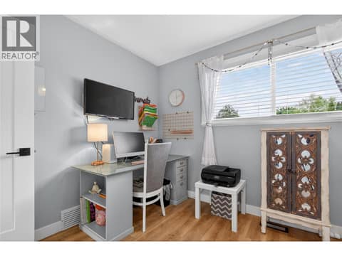Photo 23 of 1070 MacCleave Avenue, Columbia/Duncan, Penticton