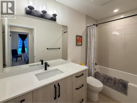 Main Bathroom at 8000 Vedette Drive Unit# 36, Osoyoos