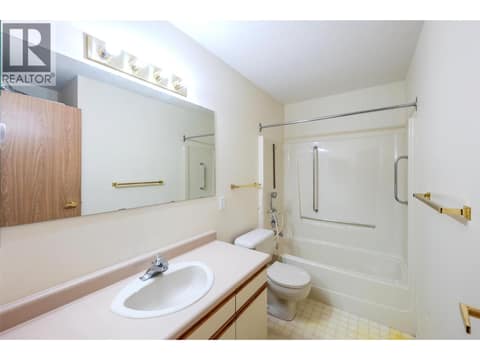 Bathroom at 337 MCKINNEY Road Unit# 107, Oliver