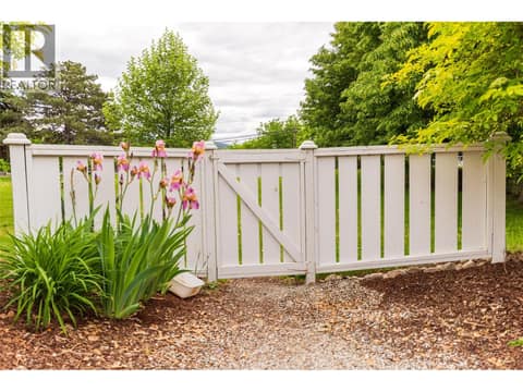 Gate access to park at 337 MCKINNEY Road Unit# 107, Oliver
