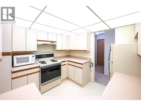 Kitchen at 337 MCKINNEY Road Unit# 107, Oliver