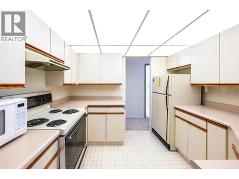 Kitchen at 337 MCKINNEY Road Unit# 107, Oliver