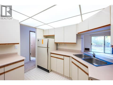 Kitchen at 337 MCKINNEY Road Unit# 107, Oliver